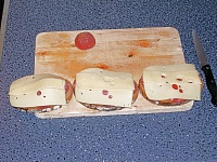 Käsescheiben auf das Brot